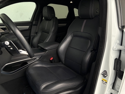 Jaguar F-PACE P250*R-Dynamic S*AWD*BLACK PACK*360°KAM*