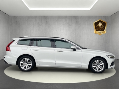 Volvo V60 B3*MOMENTUM PRO*
