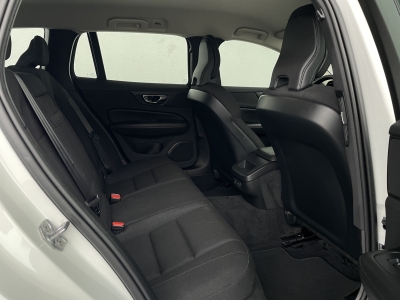 Volvo V60 B3*MOMENTUM PRO*