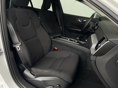 Volvo V60 B3*MOMENTUM PRO*