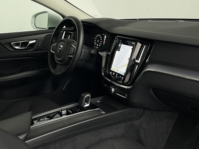 Volvo V60 B3*MOMENTUM PRO*