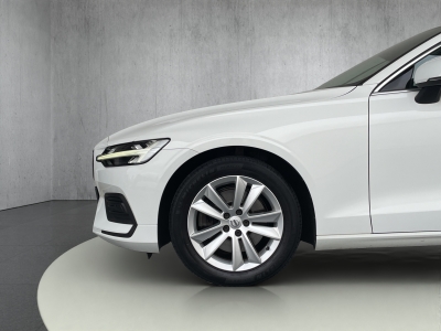 Volvo V60 B3*MOMENTUM PRO*