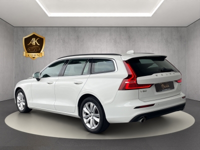 Volvo V60 B3*MOMENTUM PRO*