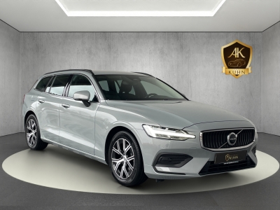 Volvo V60 B4 CORE*MILD-HYB.*1.HAND*R.KAM*4xSHZ*NAVI*
