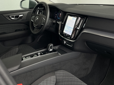 Volvo V60 B4 CORE*MILD-HYB.*1.HAND*R.KAM*4xSHZ*NAVI*