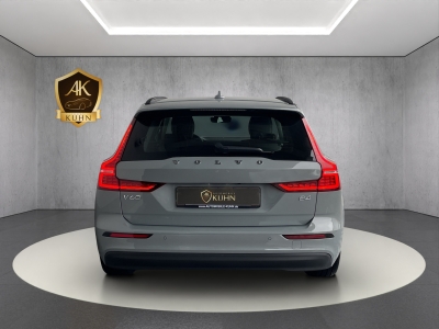 Volvo V60 B4 CORE*MILD-HYB.*1.HAND*R.KAM*4xSHZ*NAVI*