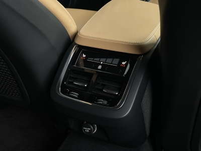 Volvo V90 D4*INSCRIPTION*360° KAMERA*LEDER*LED*AHK*