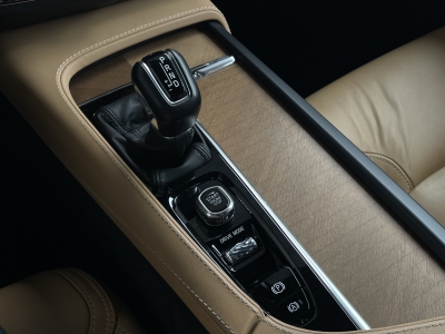 Volvo V90 D4*INSCRIPTION*360° KAMERA*LEDER*LED*AHK*