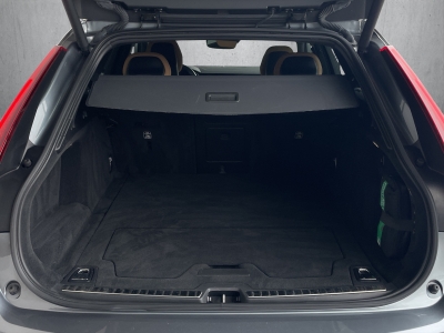 Volvo V90 D4*INSCRIPTION*360° KAMERA*LEDER*LED*AHK*