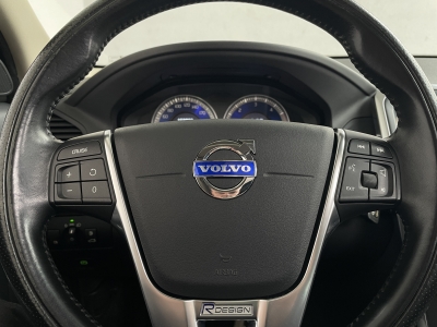 Volvo XC60 2.4L D5*R-DESIGN AWD*PANORAMA*