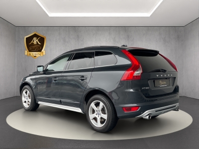 Volvo XC60 2.4L D5*R-DESIGN AWD*PANORAMA*