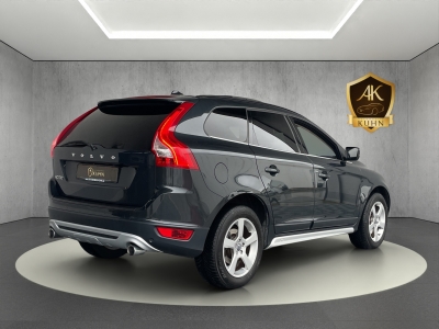 Volvo XC60 2.4L D5*R-DESIGN AWD*PANORAMA*