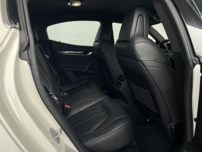 Maserati Ghibli 3.0 V6*GRANSPORT*20 ZOLL*KEYLESS*R.KAM*