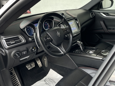 Maserati Ghibli 3.0 V6*GRANSPORT*20 ZOLL*KEYLESS*R.KAM*