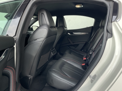 Maserati Ghibli 3.0 V6*GRANSPORT*20 ZOLL*KEYLESS*R.KAM*