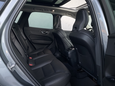 Volvo XC60 INSCRIPTION 2WD*HARMAN*PANO*LED*360° KAM*