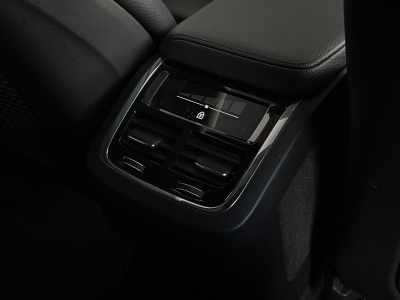 Volvo XC60 INSCRIPTION 2WD*HARMAN*PANO*LED*360° KAM*