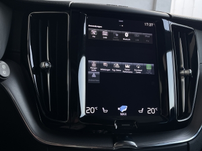 Volvo XC60 INSCRIPTION 2WD*HARMAN*PANO*LED*360° KAM*