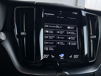 Volvo XC60 INSCRIPTION 2WD*HARMAN*PANO*LED*360° KAM*