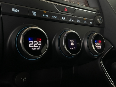 Jaguar E-Pace D180*R-DYNAMIC AWD*BLACK PACK*20Z*9-GANG*