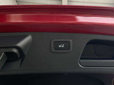 Jaguar E-Pace D180*R-DYNAMIC AWD*BLACK PACK*20Z*9-GANG*