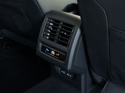 VW Golf R-LINE* 1.5 eTSI*DESIGN*AHK*18ZOLL*KEYLESS*