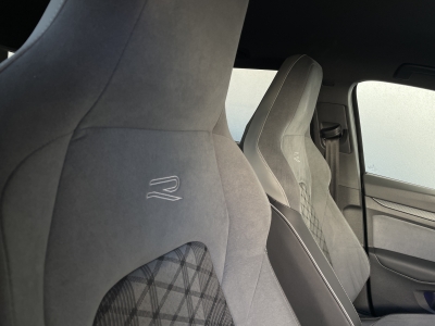 VW Golf R-LINE* 1.5 eTSI*DESIGN*AHK*18ZOLL*KEYLESS*