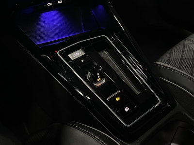 VW Golf R-LINE* 1.5 eTSI*DESIGN*AHK*18ZOLL*KEYLESS*