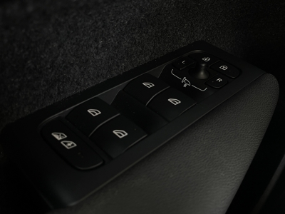 Volvo XC40 B3*PLUS DARK*2WD*360° KAMERA*HARMAN/KARDON*