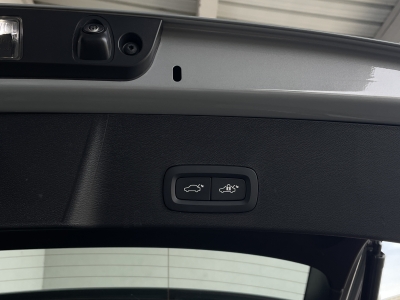 Volvo XC40 B3*PLUS DARK*2WD*360° KAMERA*HARMAN/KARDON*