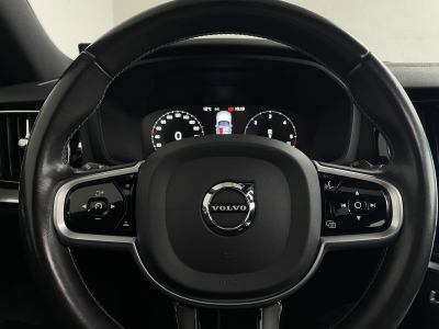 Volvo V60 B4*R-DESIGN*HuD*HARMAN*LED*360°KAMERA*PANO*