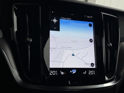 Volvo V60 B4*R-DESIGN*HuD*HARMAN*LED*360°KAMERA*PANO*
