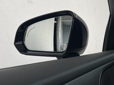 Volvo V60 B4*R-DESIGN*HuD*HARMAN*LED*360°KAMERA*PANO*