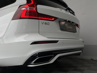 Volvo V60 B4*R-DESIGN*HuD*HARMAN*LED*360°KAMERA*PANO*