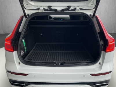 Volvo V60 B4*R-DESIGN*HuD*HARMAN*LED*360°KAMERA*PANO*