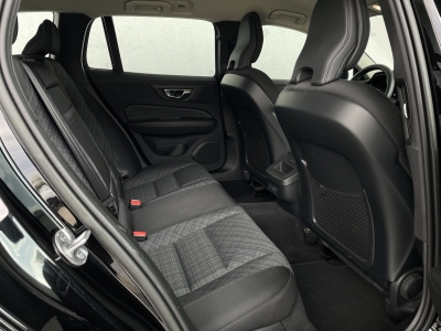 Volvo V60 B4 CORE*AHK*STANDHEIZUNG*LED*NAVI*1.HAND*