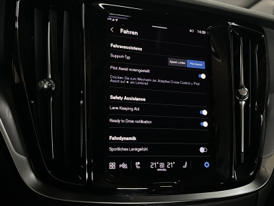 Volvo V60 B4 CORE*AHK*STANDHEIZUNG*LED*NAVI*1.HAND*