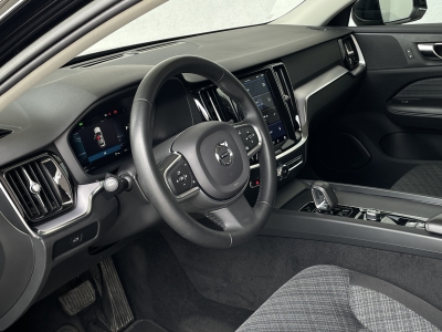 Volvo V60 B4 CORE*AHK*STANDHEIZUNG*LED*NAVI*1.HAND*