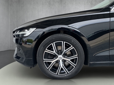 Volvo V60 B4 CORE*AHK*STANDHEIZUNG*LED*NAVI*1.HAND*