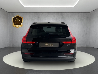 Volvo V60 B4 CORE*AHK*STANDHEIZUNG*LED*NAVI*1.HAND*