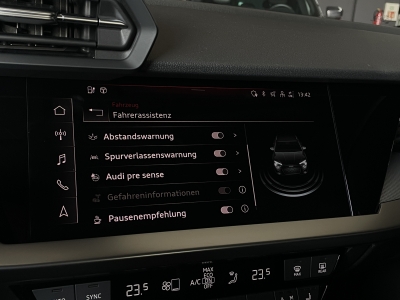 Audi A3 40 TFSI e*ADVANCED*PLUG-IN*18 ZOLL*NAVI*LED*