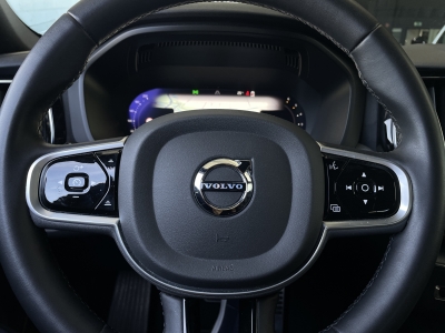 Volvo XC60 B4 DIESEL*R-DESIGN*21 ZOLL*