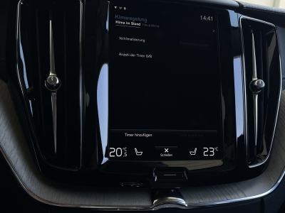 Volvo XC60 B4*INSCRIPTION*AWD*4xSHZ*AHK*LED*STANDHZ.*