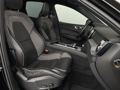 Volvo XC60 B4*R-DESIGN*2WD*XENIUM*HARMAN/K*PANORAMA*