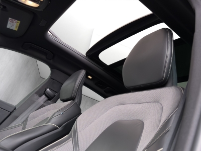 Volvo XC60 B4*R-DESIGN*2WD*XENIUM*HARMAN/K*PANORAMA*