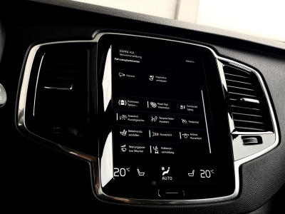 Volvo XC90 B5*Momentum Pro*AWD*7 SITZE*R.KAM*NAVI*LED*
