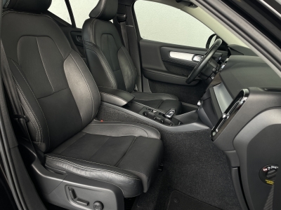 Volvo XC40 D3 MOMENTUM 2WD*PANO*LED*NAVI*HARMAN&KARDON