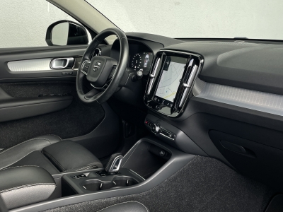 Volvo XC40 D3 MOMENTUM 2WD*PANO*LED*NAVI*HARMAN&KARDON