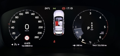 Volvo XC40 D3 MOMENTUM 2WD*PANO*LED*NAVI*HARMAN&KARDON