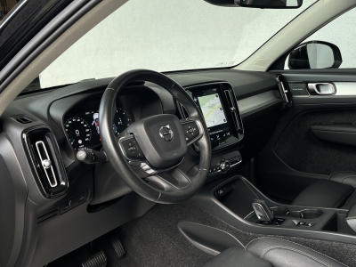 Volvo XC40 D3 MOMENTUM 2WD*PANO*LED*NAVI*HARMAN&KARDON
